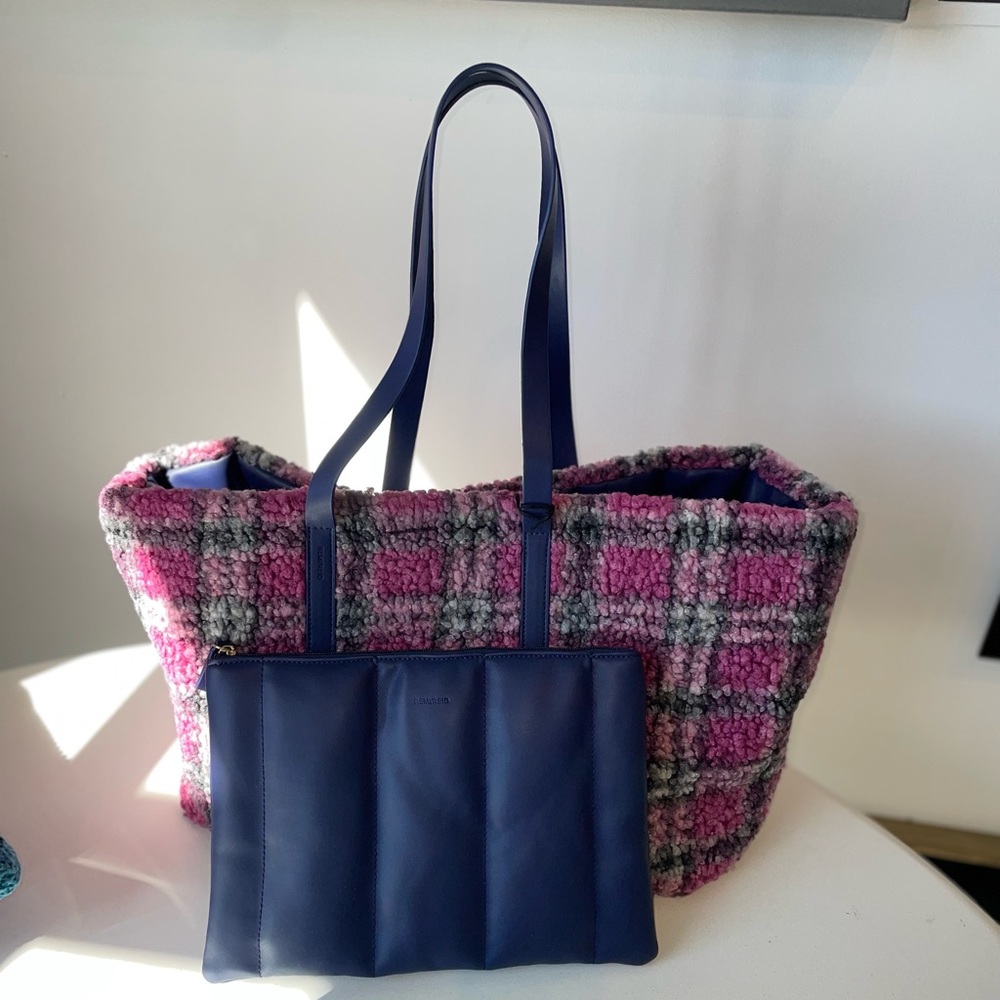 Nia Shearling Reversible Tote | Magenta